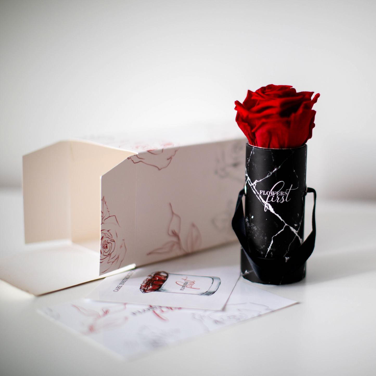 Forever Rose & Black Extra Small Round Hat Box